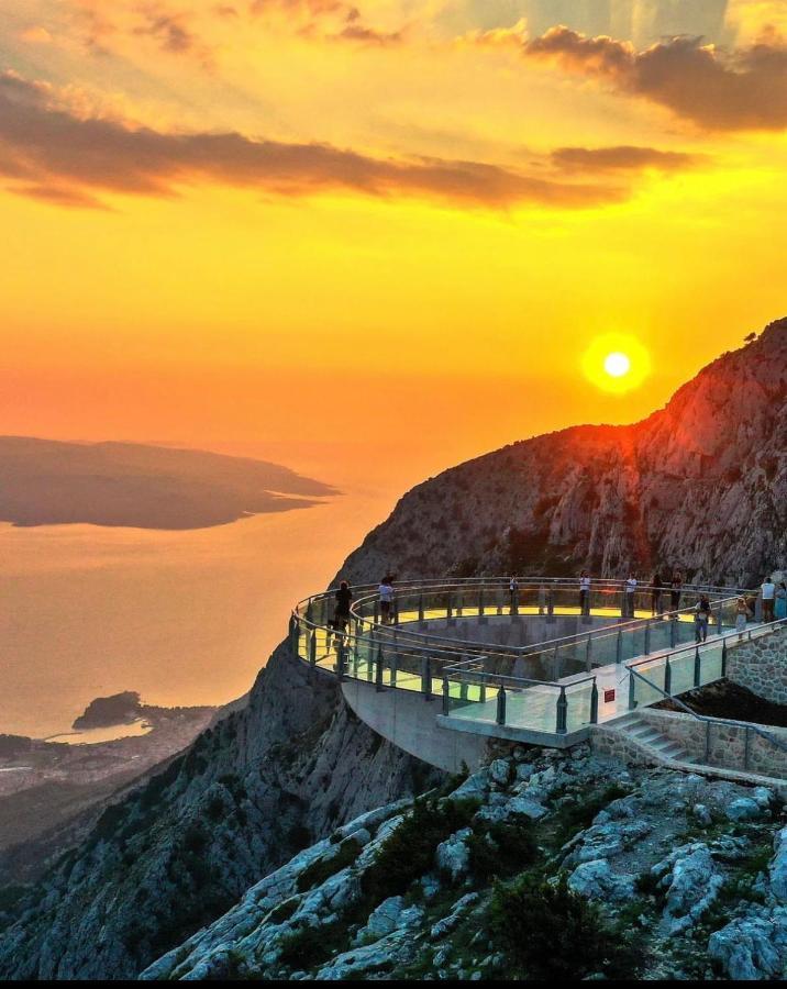 Ellamar Center Makarska